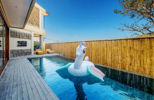 Kampial Villa | 2 Bedroom Secluded Villa with Ocean View in Nusa Dua, Car Included