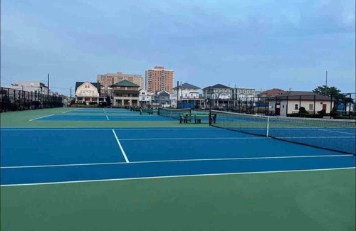 Atlantic City Apartment | 2 bedroom ,Steps to beach & boardwalk a4