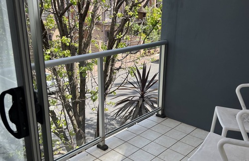 Unley House | 2 Bedroom, Stylish Unley townhouse, 3km from city, double garage.