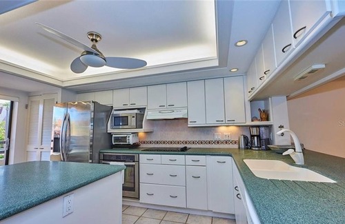 Tierra Verde House | 2 Bedroom Townhome 93957 by Houzlet