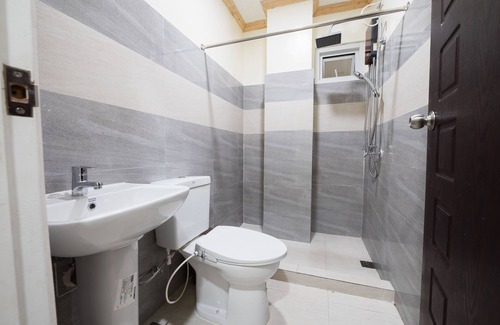 Baguio Condo | 2 Bedroom Unit w/Breakfast for 2