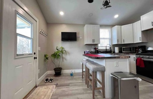 Humansville House | 2-bedroom vacation home just 8 minutes from Stockton Lake