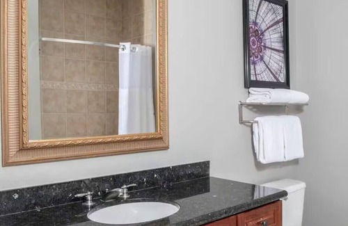 Las Vegas Hotel | 2 Bedroom Vegas Oasis - Wyndham Grand Desert