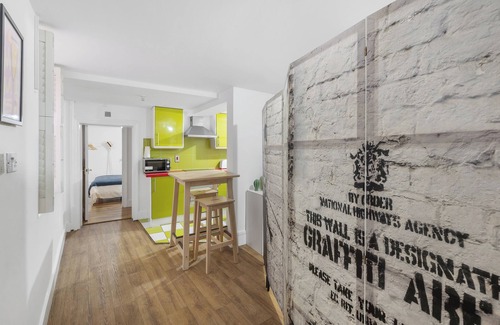 Camberwell Apartment | 2 Bedroom W/ensuites-sleeps 6, 20min to Citycentre