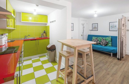 Camberwell Apartment | 2 Bedroom W/ensuites-sleeps 6, 20min to Citycentre