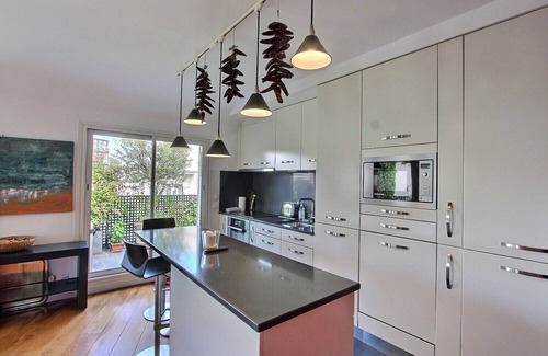Saint-Thomas-d'Aquin Apartment | 2 Bedroom with Terrace and AC in Saint-Germain-des-Prés