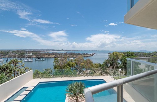 Buddina Apartment | 2 bedrooms apartment on the beach and with air conditioning and pool