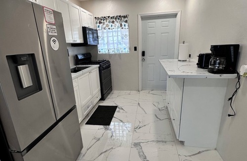 Nassau Apartment | 2-bedrooms family friendly rental to enjoy in Nassau with AC and quietness.