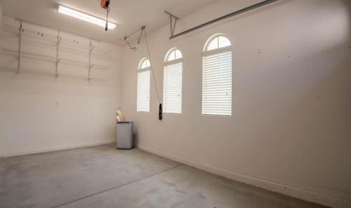 Mesa House | 2 Bedrooms with or without attached private garage