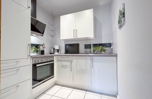 Trittenheim House | 2 bedrooms with private bathrooms and a balcony