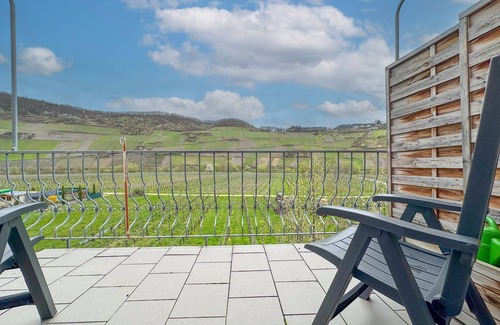 Trittenheim House | 2 bedrooms with private bathrooms and a balcony