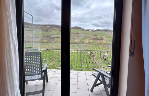 Trittenheim Apartment | 2 bedrooms with private bath and great balcony