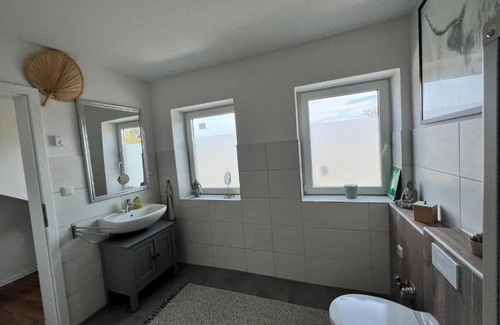 Prohn House | 2 Bettzimmer mit Gemeinschaftsküche,-Wohnzimmer & Bad