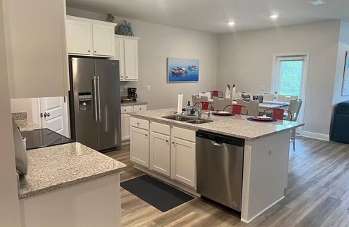 Port St. Joe House | 2 Blocks to the Beach | Golf Cart Pools Bikes Family-Friendly