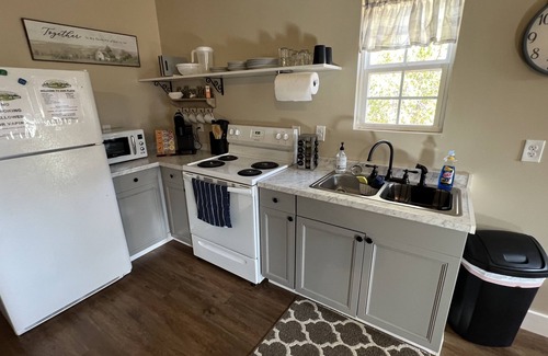 Benton Apartment | 2 BR,1BA Spacious Suite near Cherokee National Forest, Mtn view, Ocoee River