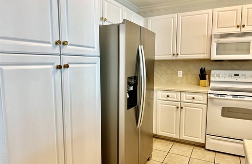 Ono Island Apartment | 2 BR/2.5 BA Condo on the 10th Floor! In Walking Distance to Flora Bama!