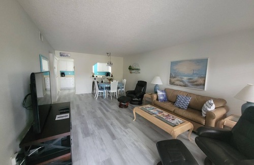Englewood South Condo | 2 Br/2 Ba 1st Floor Poolside Condo in Englewood/Manasota Key Fl Best Location