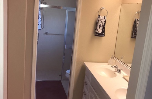 Venice House | 2 BR 2 Ba House Six Min to Manasota beach, close to town for the winter season