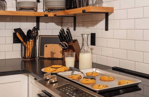 Canal Park Condo | 2 BR 2 BA in Canal Park Close to everything!