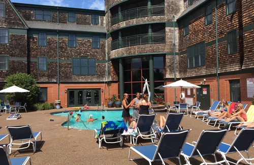 The Point Condo | 2 BR 2 Bath spacious unit @ Long Wharf resort, free WiFi, pool, close to harbor!