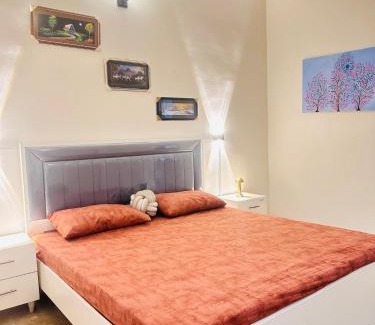 Karachi Apartment | 2-BR Apartment-3 min airport