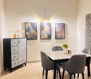 Karachi Apartment | 2-BR Apartment-3 min airport