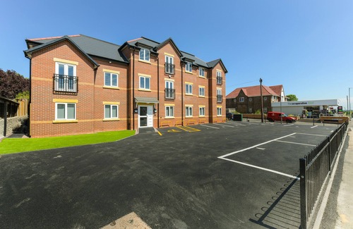 Gedling Apartment | 2-BR Apartment in Gedling, Close to City