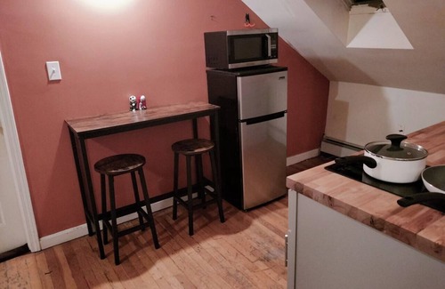 Arefth Apartment | 2-BR apt in Cambridge, close to Harvard/MIT