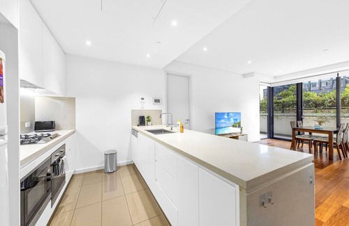 Burwood Apartment | 2 BR Apt in heart of Burwood