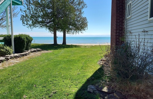 Greenbush Cottage | 2 BR Cottage on the Sandy Beaches of Lake Huron- Greenbush- Sunrise Side