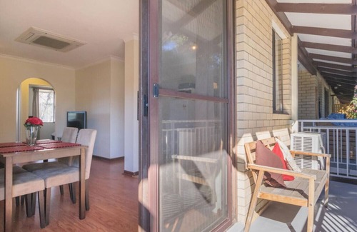 Mount Lawley Apartment | 2 BR getaway! 4.8km to CBD & 10km to airport