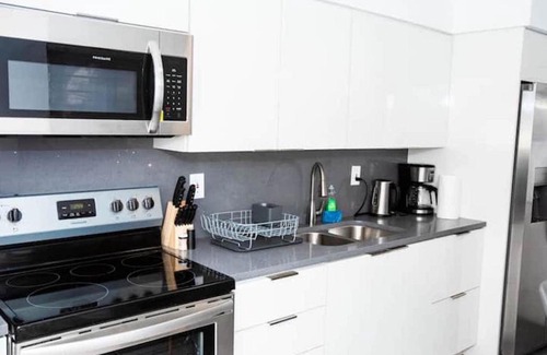Davie House | 2 BR Lakefront Town House Kids Friendly/ Davie lake