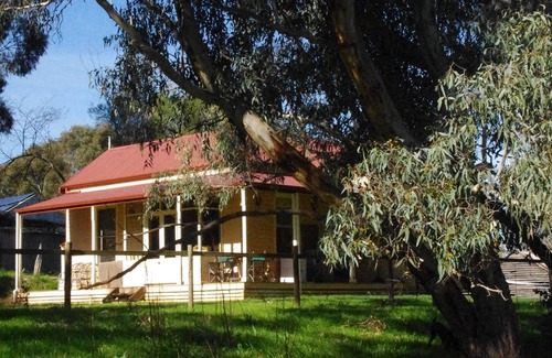 Staghorn Flat Cottage | 2 BR Lottie's Cottage, Family Farmstay,petfriendly Rural Retreat Albury-Wodonga