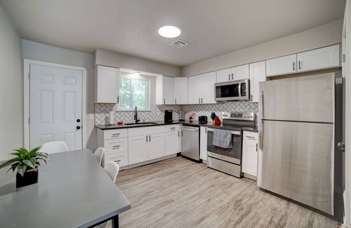 Bentonville Apartment | 2-BR Restful Stay in a Redesigned Home Near The Momentary & 8th Street Market