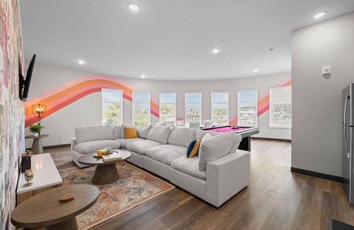 South Nashville Apartment | 2 BR, Sleeps 6, Free Wifi, 8 Min to Downtown!