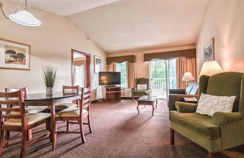 Pembine Apartment | 2 BR Suite for 8 | Onsite Amenities | Year-Round
