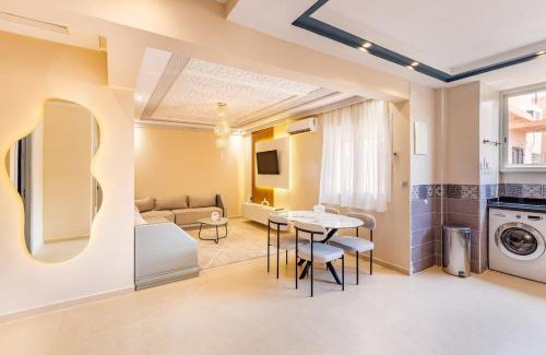 Tassoultante Apartment | 2 chambres dans la ville rouge