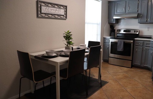 Eagle Pass Apartment | 2 Columns Stay 5-Eagle Pass