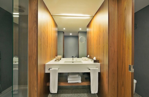 Santo Antonio Hotel | 2 Comfy Units at Altis Prime, Full Kitchens, Rooftop Sundeck, Onsite Jacuzzi!