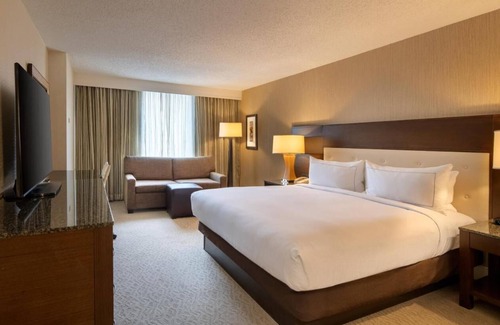 Crystal City Hotel | 2 Connecting Suites at a Hotel