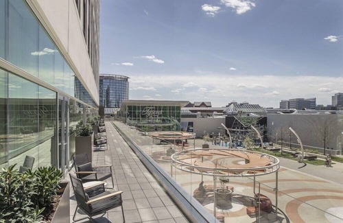 McLean Hotel | 2 Connecting Suites at a 4⭐️ Hotel