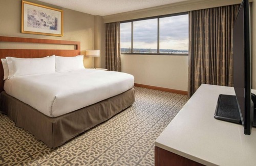Southcenter Hotel | 2 Connecting Suites at a Hotel