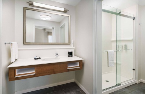 El Segundo Hotel | 2 Connecting Suites at a Hotel