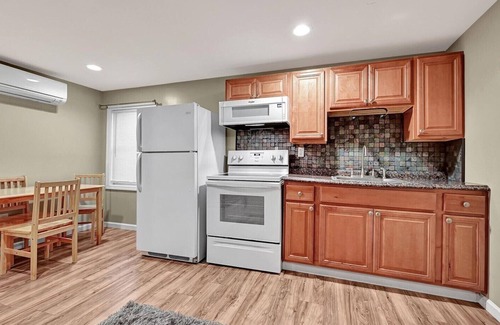 Seaside Heights Cottage | 2 Cozy Coastal Cottages Steps From The Beach, Linens & Towels, 8 Beach Badges