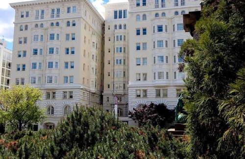 Kalorama Heights Hotel | 2 Elegant Stays with Onsite Dining & Complimentary Coffee in the Heart of D.C.