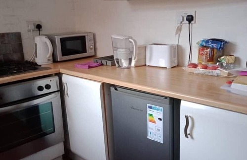 Liverpool House | 2 Ensuites Bedrooms - Cosy Homes - Home away from home, Sleeps 6