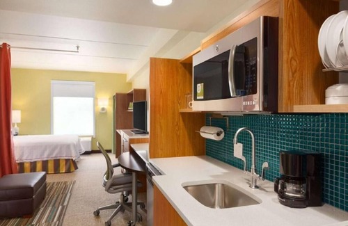 Newtonville Hotel | 2 Family-Friendly Units with Free Breakfast and Free Parking!