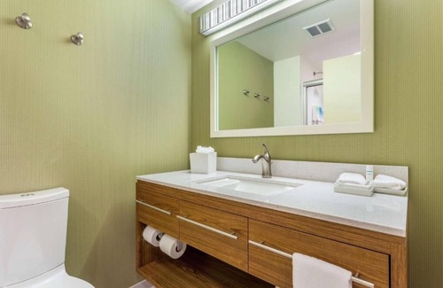 Newtonville Hotel | 2 Family-Friendly Units with Free Breakfast and Free Parking!