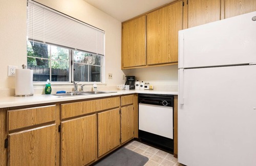 Chico House | 2 Farmhouse-Inspired Retreat w Pool-BBQ