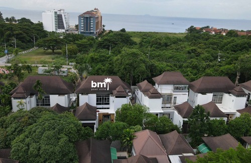Na Chom Thian Hotel | 2 floors Thai-Bali Style, 4BR 4Bathrooms, pool with JACUZZI, 5mins-Jomtien Beach